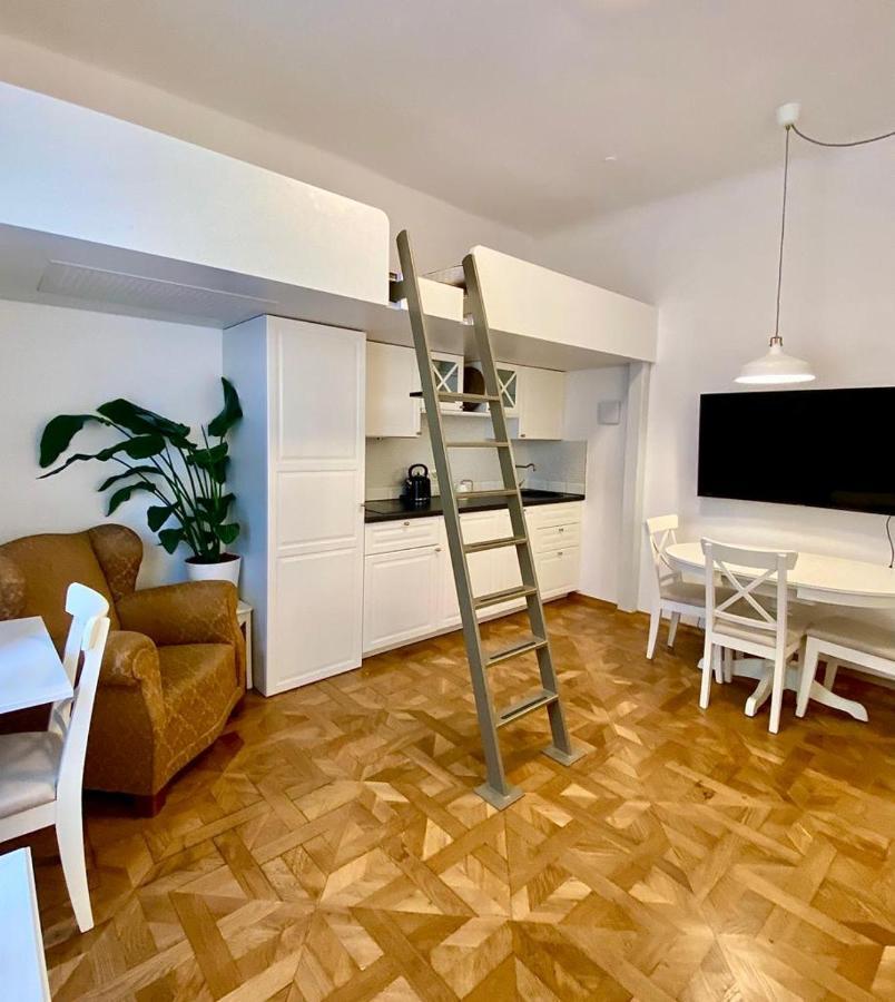 Ars Longa Apartments Любляна Екстер'єр фото