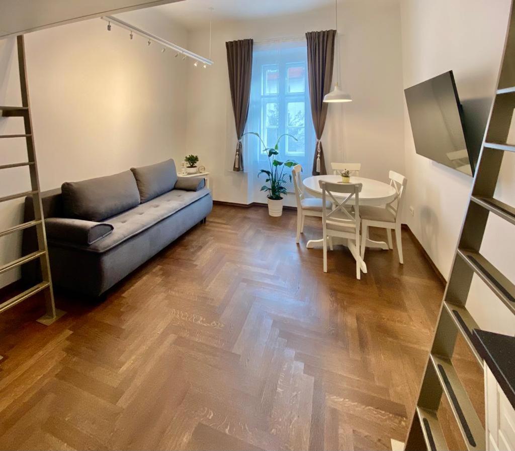 Ars Longa Apartments Любляна Екстер'єр фото