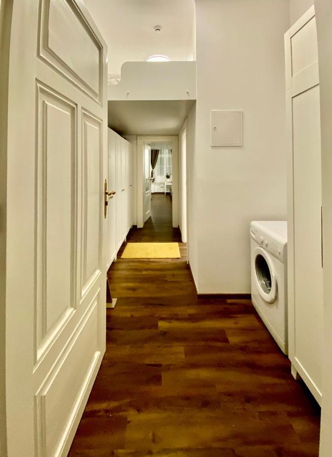 Ars Longa Apartments Любляна Екстер'єр фото