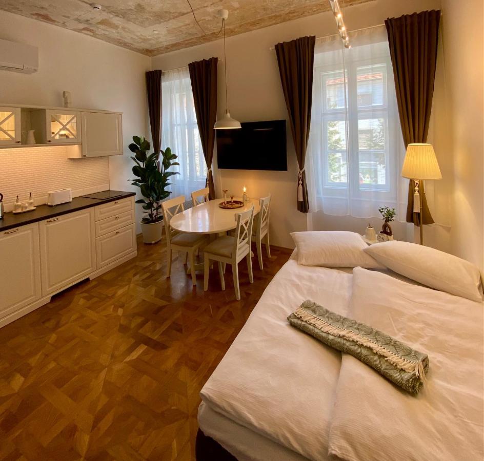 Ars Longa Apartments Любляна Екстер'єр фото