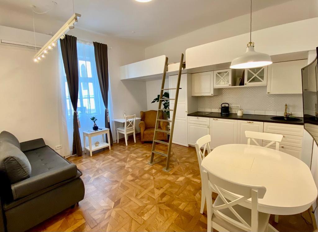 Ars Longa Apartments Любляна Екстер'єр фото