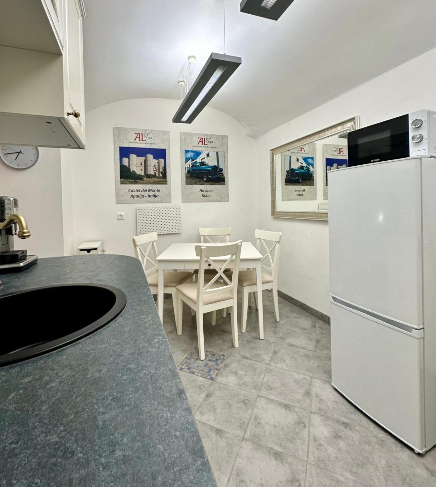 Ars Longa Apartments Любляна Екстер'єр фото